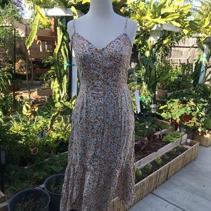 Mimi Chica
Button Front Floral Print Midi Dress